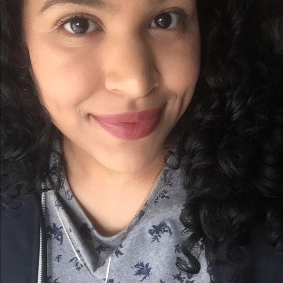 🔳🔳🔳Meet Your Posher! 🔳🔳🔳 - Picture 3 of 3